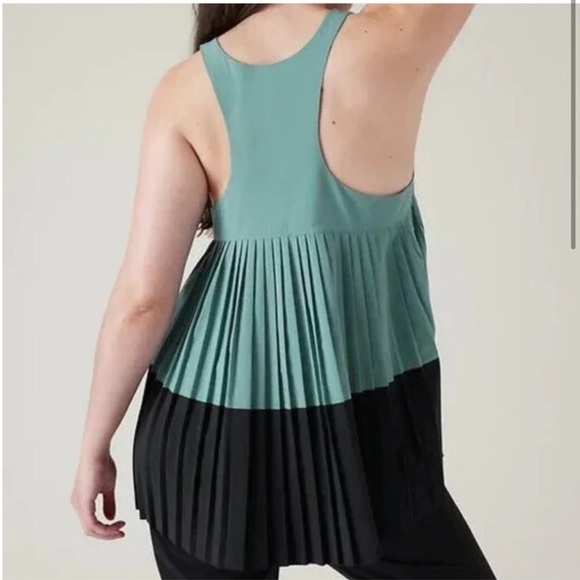 Athleta Swing‎ Forward Tank in Deep Ocean Teal - Picture 2 of 7